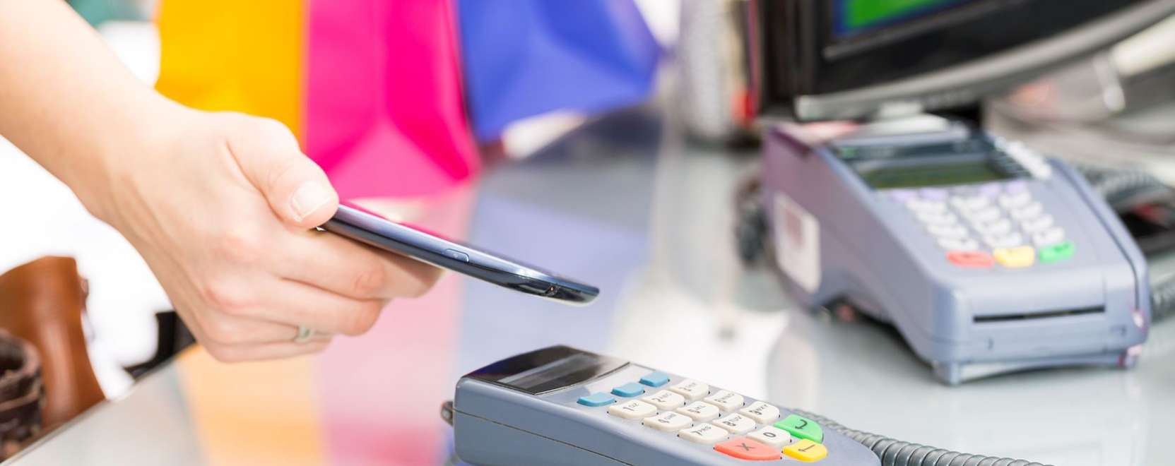 B&aacute;trabban k&ouml;lthetnek a britek az &eacute;rintők&aacute;rty&aacute;val