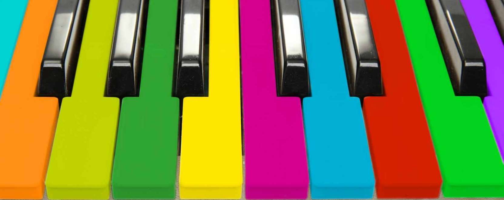 Gurul&oacute; robot seg&iacute;t a zenetanul&aacute;sban 