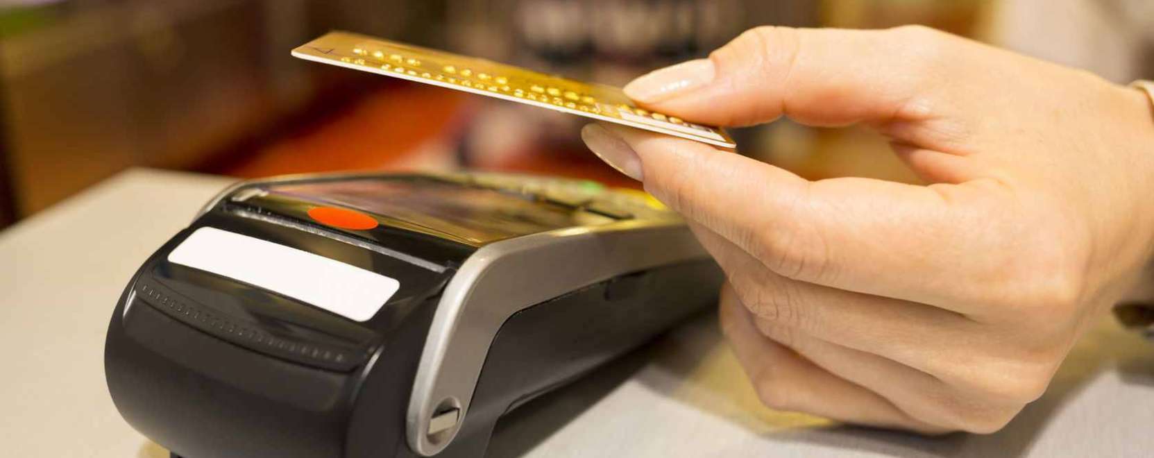 T&ouml;rnek előre az egy&eacute;rint&eacute;ses k&aacute;rty&aacute;k