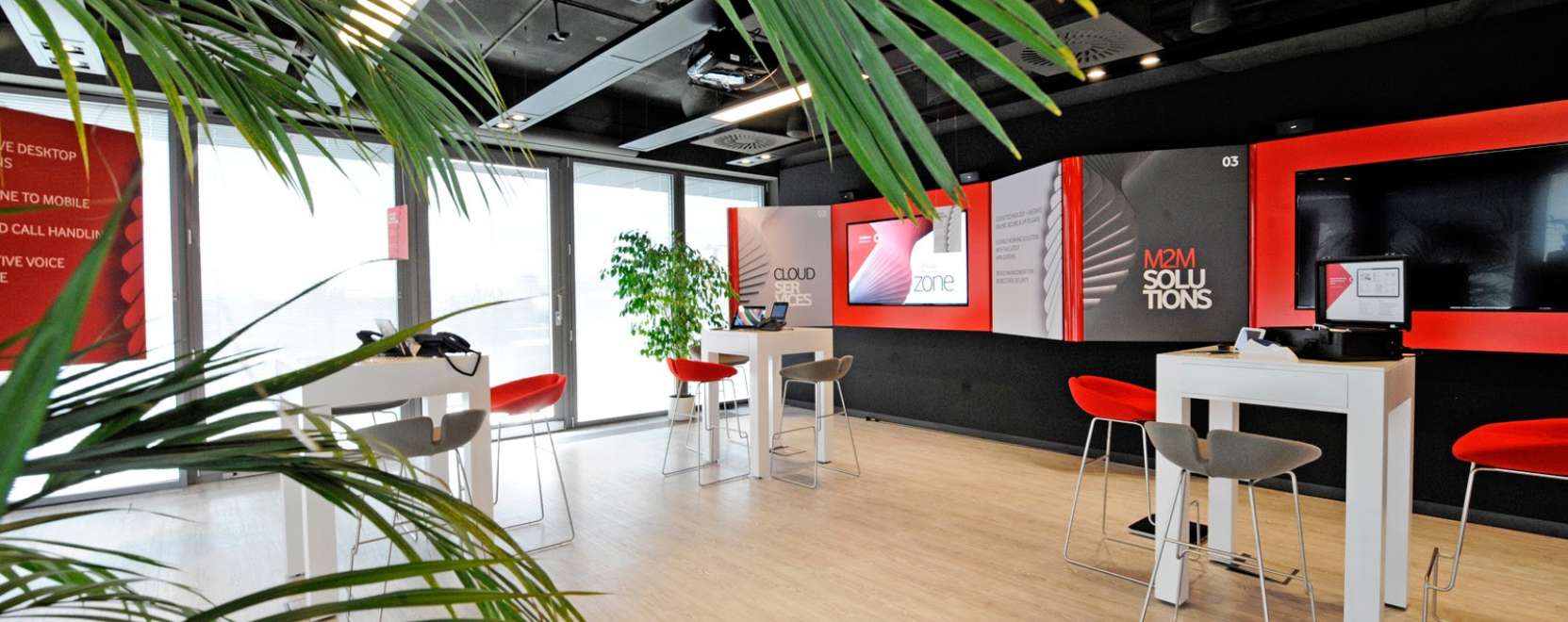 Inspir&aacute;ci&oacute; &eacute;s innov&aacute;ci&oacute; &ndash; L&aacute;togat&oacute;k&ouml;zpont ny&iacute;lt a Vodafone sz&eacute;kh&aacute;zban