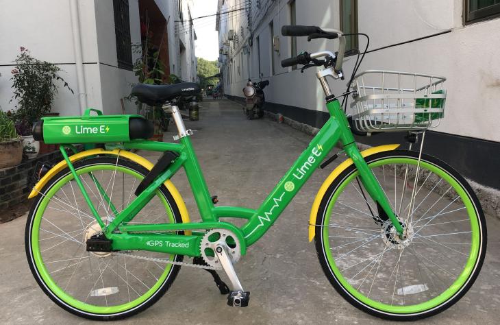 Már a britek is használhatják a Lime e-kerékpárjait