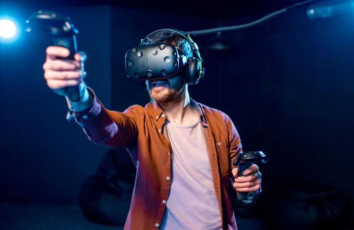 VR-rajongóknak: érkezik az Oculus Quest 2