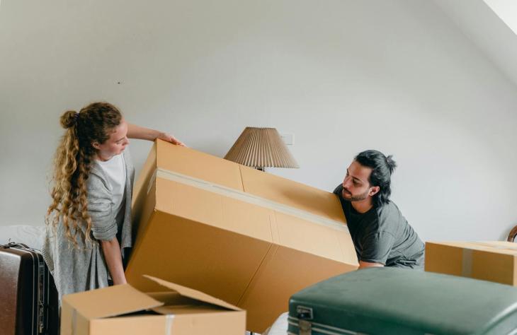 Milyen kih&iacute;v&aacute;sokkal j&aacute;r egy k&ouml;lt&ouml;ztet&eacute;s Budapesten?