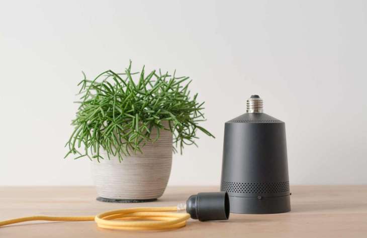 Okosprojektorral turb&oacute;zhatja fel a lak&aacute;s&aacute;t