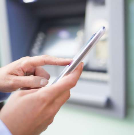 Érkeznek a mobilfizetéses ATM-ek