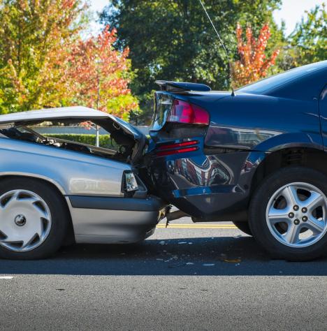 Autóbalesetek: gyorsabb lehet az elektronikus kárbejelentés