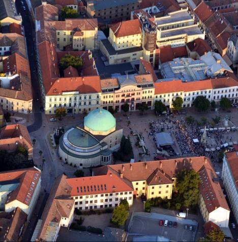 Fedezd fel P&eacute;cs sz&aacute;ll&aacute;slehetős&eacute;geit!