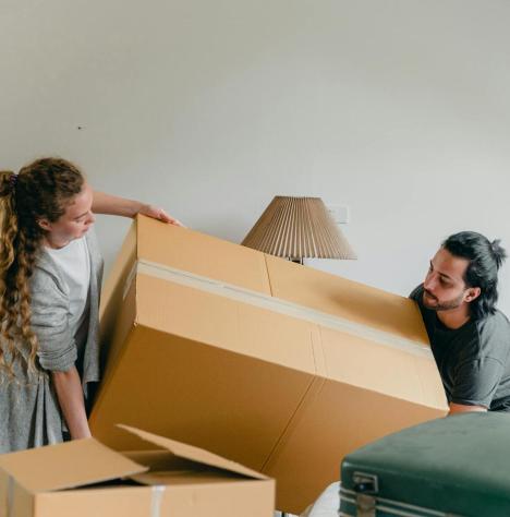 Milyen kih&iacute;v&aacute;sokkal j&aacute;r egy k&ouml;lt&ouml;ztet&eacute;s Budapesten?